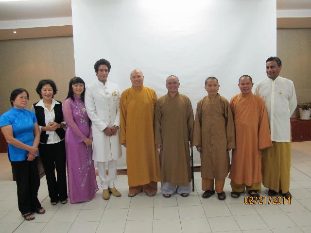 Buổi Chiếu Phim Tại Thiền Viện Minh Quang, Sydney, Úc Châu Được Thành Công Viên Mãn