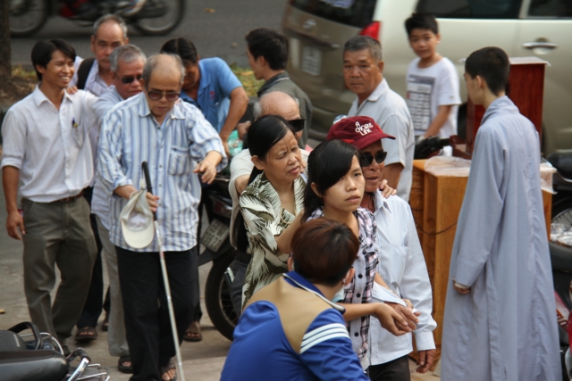 Quỹ Từ Thiện ĐPNN: Chương trình Quà Tết Yêu Thương 2014 đợt 3 tại chùa Giác Ngộ