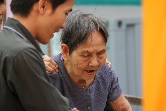 Quỹ Từ Thiện ĐPNN: Chương trình Quà Tết Yêu Thương 2014 đợt 3 tại chùa Giác Ngộ