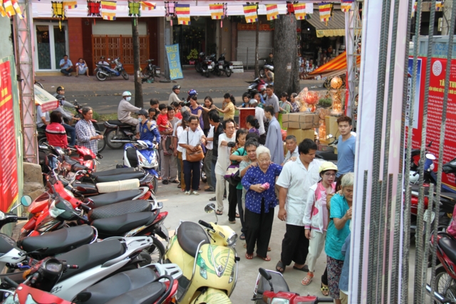 Quỹ Từ Thiện ĐPNN: Chương trình Quà Tết Yêu Thương 2014 đợt 3 tại chùa Giác Ngộ