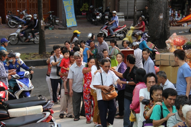 Quỹ Từ Thiện ĐPNN: Chương trình Quà Tết Yêu Thương 2014 đợt 3 tại chùa Giác Ngộ