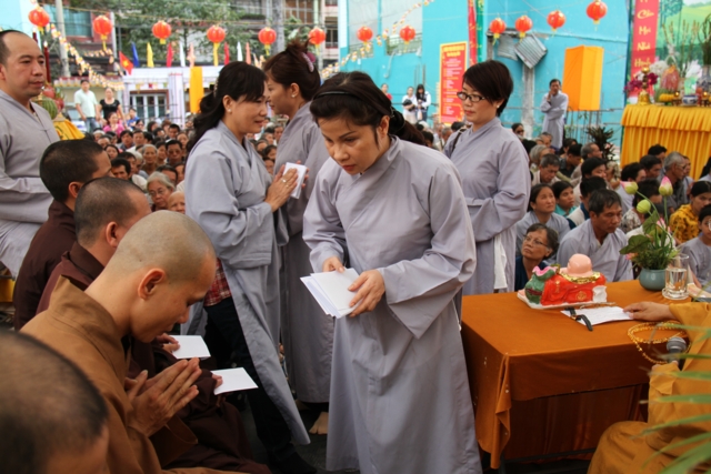 Quỹ Từ Thiện ĐPNN: Chương trình Quà Tết Yêu Thương 2014 đợt 3 tại chùa Giác Ngộ