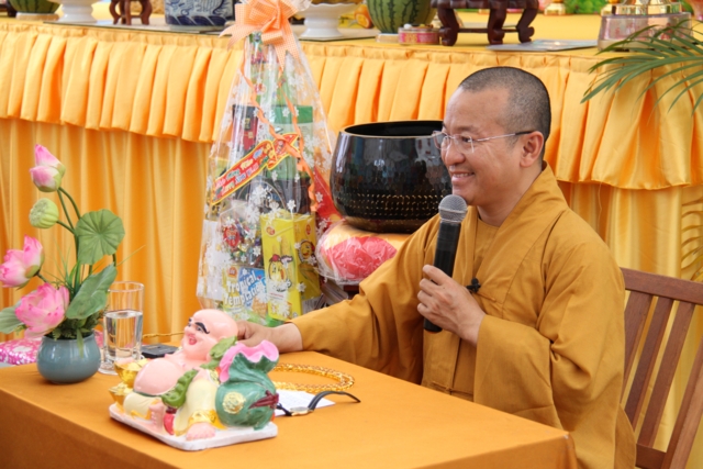 Quỹ Từ Thiện ĐPNN: Chương trình Quà Tết Yêu Thương 2014 đợt 3 tại chùa Giác Ngộ