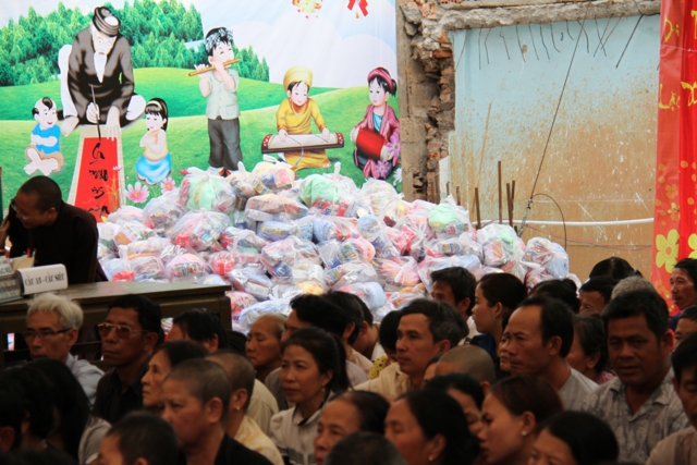 Quỹ Từ Thiện ĐPNN: Chương trình Quà Tết Yêu Thương 2014 đợt 3 tại chùa Giác Ngộ