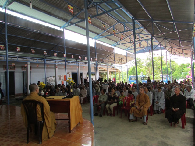 Chuyến từ thiện đầu tiên của chương trình Sen Vàng Từ Bi 2013
