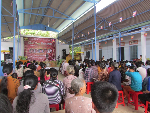 Chuyến từ thiện đầu tiên của chương trình Sen Vàng Từ Bi 2013