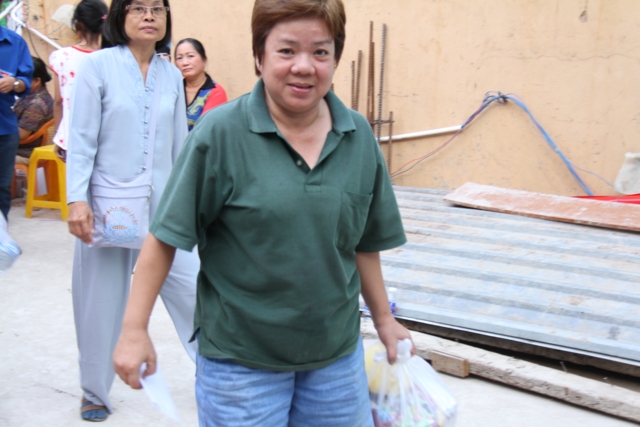Quỹ Từ Thiện ĐPNN: Chương trình Quà Tết Yêu Thương 2014 đợt 3 tại chùa Giác Ngộ