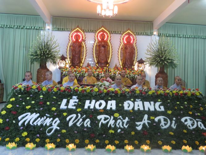 Tiền Giang: Hoành tráng đêm phóng đăng tại chùa Nam AnTiền Giang: Hoành tráng đêm phóng đăng tại chùa Nam An