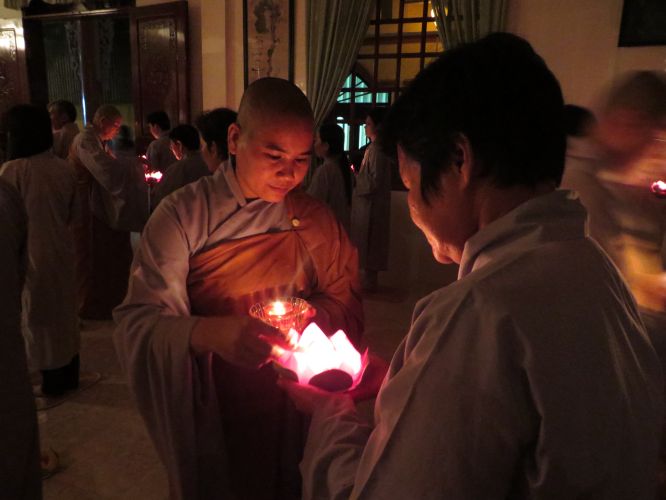 Tiền Giang: Hoành tráng đêm phóng đăng tại chùa Nam AnTiền Giang: Hoành tráng đêm phóng đăng tại chùa Nam An