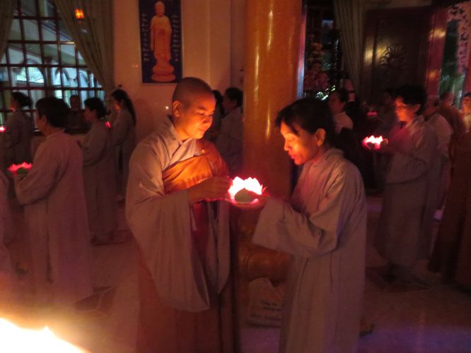 Tiền Giang: Hoành tráng đêm phóng đăng tại chùa Nam AnTiền Giang: Hoành tráng đêm phóng đăng tại chùa Nam An