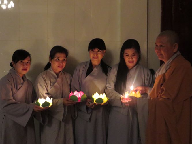 Tiền Giang: Hoành tráng đêm phóng đăng tại chùa Nam AnTiền Giang: Hoành tráng đêm phóng đăng tại chùa Nam An
