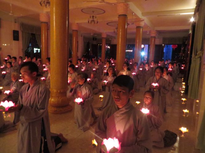 Tiền Giang: Hoành tráng đêm phóng đăng tại chùa Nam AnTiền Giang: Hoành tráng đêm phóng đăng tại chùa Nam An