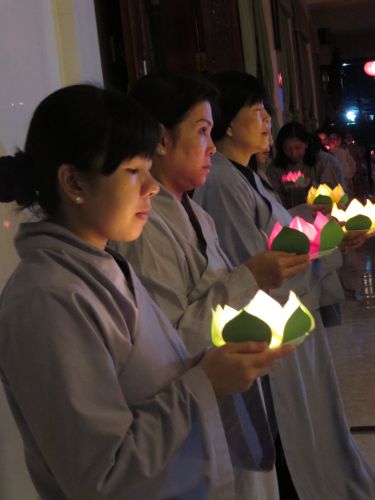 Tiền Giang: Hoành tráng đêm phóng đăng tại chùa Nam AnTiền Giang: Hoành tráng đêm phóng đăng tại chùa Nam An