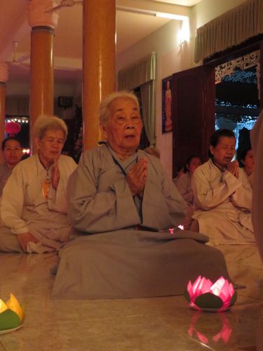 Tiền Giang: Hoành tráng đêm phóng đăng tại chùa Nam AnTiền Giang: Hoành tráng đêm phóng đăng tại chùa Nam An