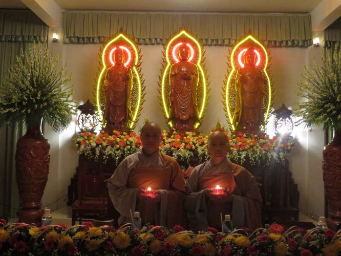Tiền Giang: Hoành tráng đêm phóng đăng tại chùa Nam AnTiền Giang: Hoành tráng đêm phóng đăng tại chùa Nam An