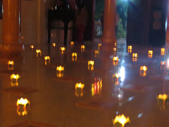Tiền Giang: Hoành tráng đêm phóng đăng tại chùa Nam AnTiền Giang: Hoành tráng đêm phóng đăng tại chùa Nam An