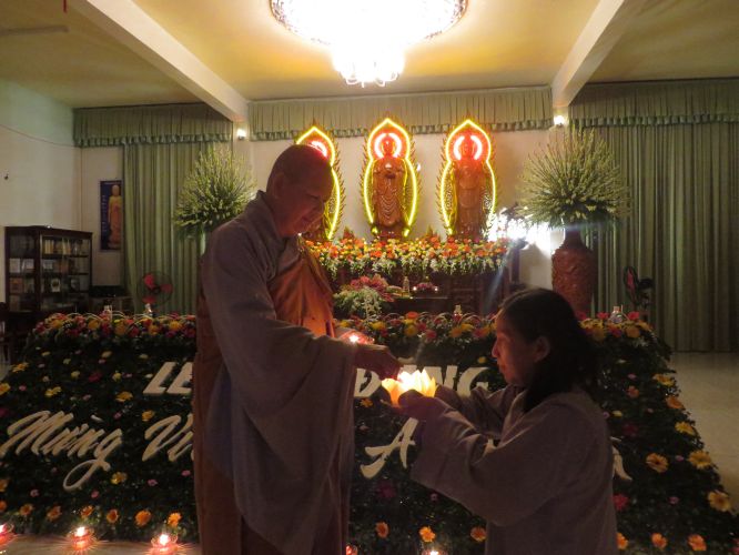 Tiền Giang: Hoành tráng đêm phóng đăng tại chùa Nam AnTiền Giang: Hoành tráng đêm phóng đăng tại chùa Nam An