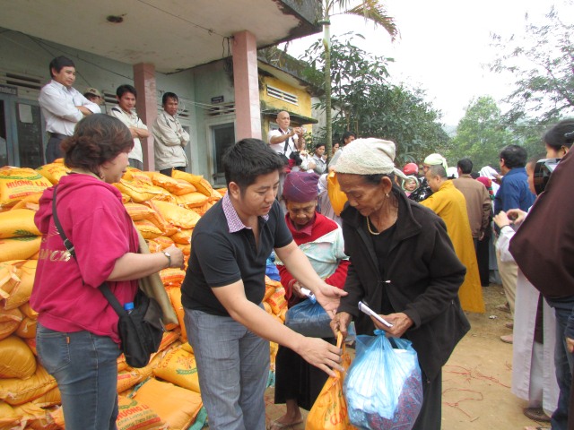 Quỹ Từ Thiện Đạo Phật Ngày Nay thực hiện chương trình “Quà tết yêu thương 2014”