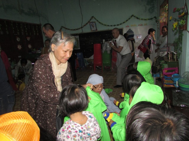 Quỹ Từ Thiện Đạo Phật Ngày Nay thực hiện chương trình “Quà tết yêu thương 2014”