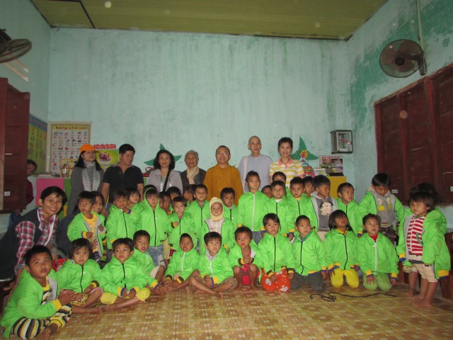 Quỹ Từ Thiện Đạo Phật Ngày Nay thực hiện chương trình “Quà tết yêu thương 2014”