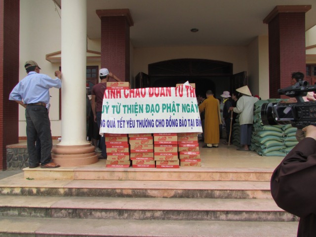 Quỹ Từ Thiện Đạo Phật Ngày Nay thực hiện chương trình “Quà tết yêu thương 2014”
