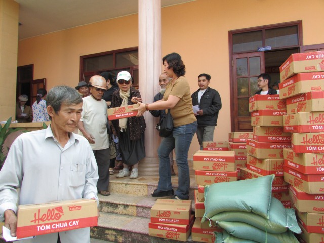 Quỹ Từ Thiện Đạo Phật Ngày Nay thực hiện chương trình “Quà tết yêu thương 2014”