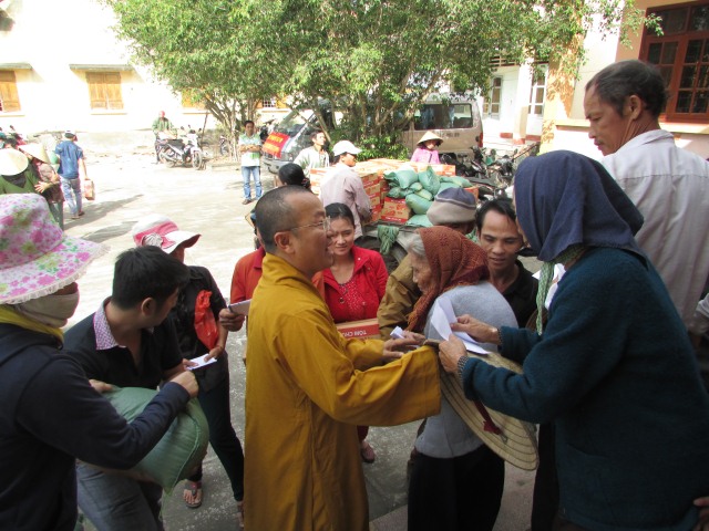 Quỹ Từ Thiện Đạo Phật Ngày Nay thực hiện chương trình “Quà tết yêu thương 2014”