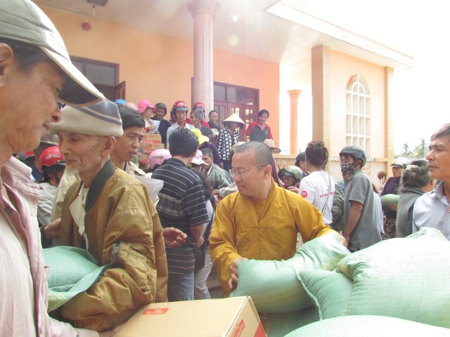 Quỹ Từ Thiện Đạo Phật Ngày Nay thực hiện chương trình “Quà tết yêu thương 2014”
