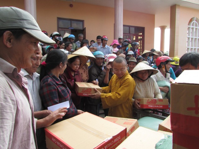 Quỹ Từ Thiện Đạo Phật Ngày Nay thực hiện chương trình “Quà tết yêu thương 2014”