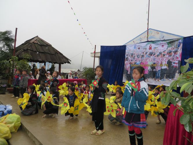 Lào Cai: Hội Khai Tâm và Hội 14 Chữ với chương trình thiện nguyện “Áo Ấm Yêu Thương”