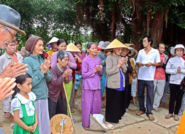 TX Ngọc Trung - Gia Lai cứu trợ đồng bào tại Bình Định