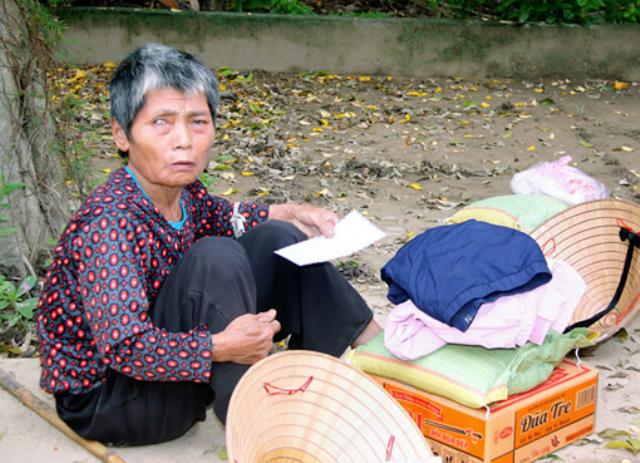 TX Ngọc Trung - Gia Lai cứu trợ đồng bào tại Bình Định