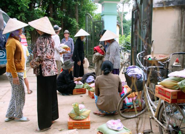TX Ngọc Trung - Gia Lai cứu trợ đồng bào tại Bình Định