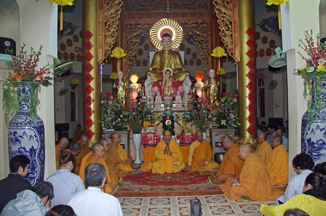 Đêm Hội Hoa Đăng Mừng Khánh Đản Đức Phật A-Di-Đà và Đại Đàn Trai Tăng - Tịnh Xá Ngọc Sơn – Bình Định