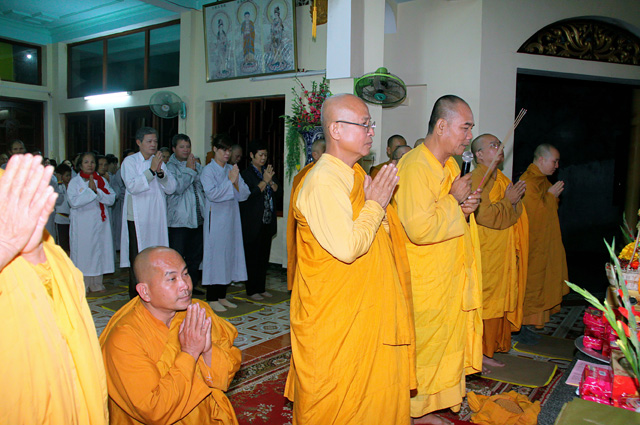Đêm Hội Hoa Đăng Mừng Khánh Đản Đức Phật A-Di-Đà và Đại Đàn Trai Tăng - Tịnh Xá Ngọc Sơn – Bình Định