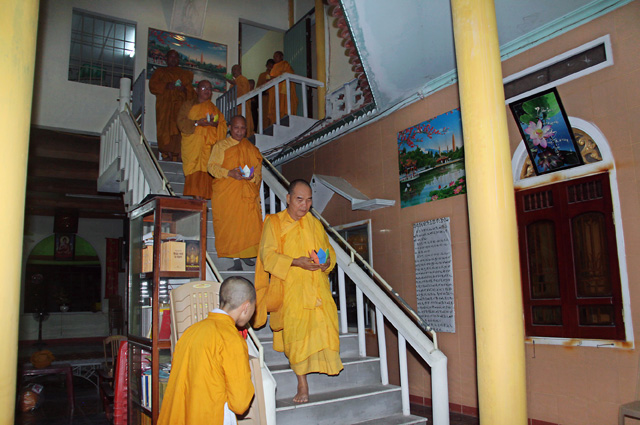 Đêm Hội Hoa Đăng Mừng Khánh Đản Đức Phật A-Di-Đà và Đại Đàn Trai Tăng - Tịnh Xá Ngọc Sơn – Bình Định