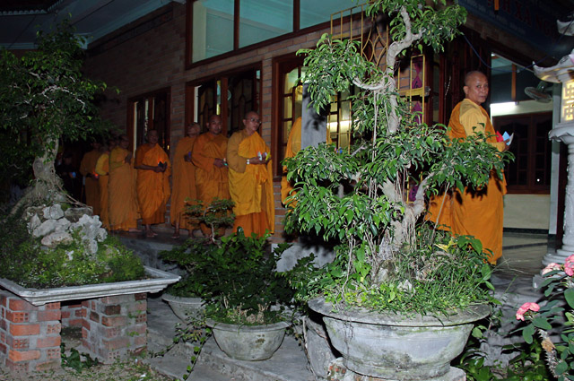Đêm Hội Hoa Đăng Mừng Khánh Đản Đức Phật A-Di-Đà và Đại Đàn Trai Tăng - Tịnh Xá Ngọc Sơn – Bình Định