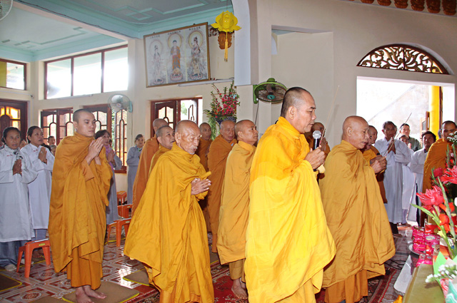 Đêm Hội Hoa Đăng Mừng Khánh Đản Đức Phật A-Di-Đà và Đại Đàn Trai Tăng - Tịnh Xá Ngọc Sơn – Bình Định