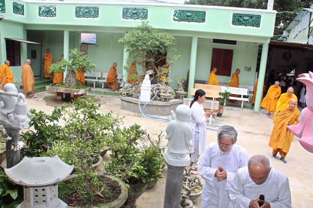 Đêm Hội Hoa Đăng Mừng Khánh Đản Đức Phật A-Di-Đà và Đại Đàn Trai Tăng - Tịnh Xá Ngọc Sơn – Bình Định