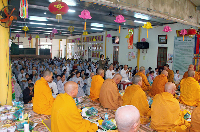 Đêm Hội Hoa Đăng Mừng Khánh Đản Đức Phật A-Di-Đà và Đại Đàn Trai Tăng - Tịnh Xá Ngọc Sơn – Bình Định