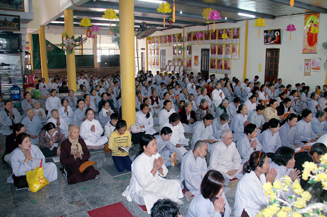 Đêm Hội Hoa Đăng Mừng Khánh Đản Đức Phật A-Di-Đà và Đại Đàn Trai Tăng - Tịnh Xá Ngọc Sơn – Bình Định