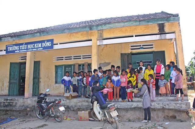 Phật Tử Gia Lai Từ Thiện Vùng Đồng Bào Khó Khăn