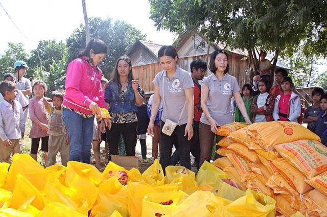 Phật Tử Gia Lai Từ Thiện Vùng Đồng Bào Khó Khăn