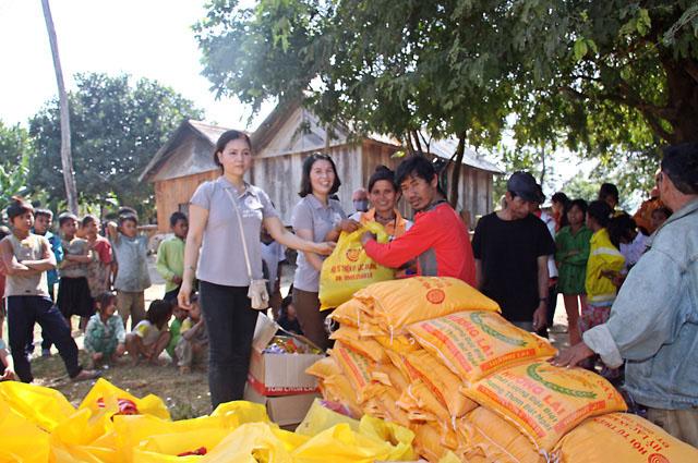 Phật Tử Gia Lai Từ Thiện Vùng Đồng Bào Khó Khăn