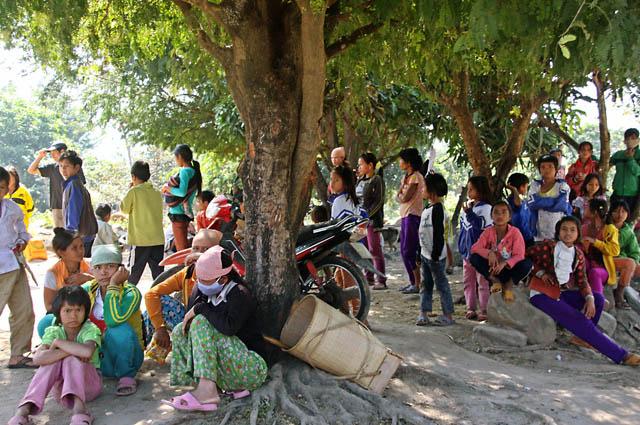 Phật Tử Gia Lai Từ Thiện Vùng Đồng Bào Khó Khăn