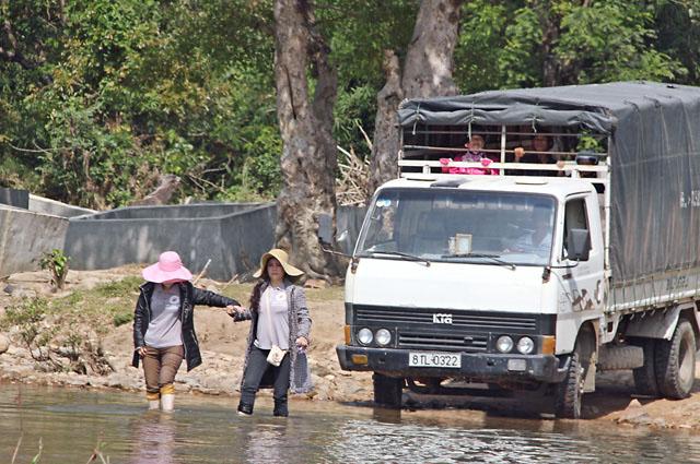 Phật Tử Gia Lai Từ Thiện Vùng Đồng Bào Khó Khăn