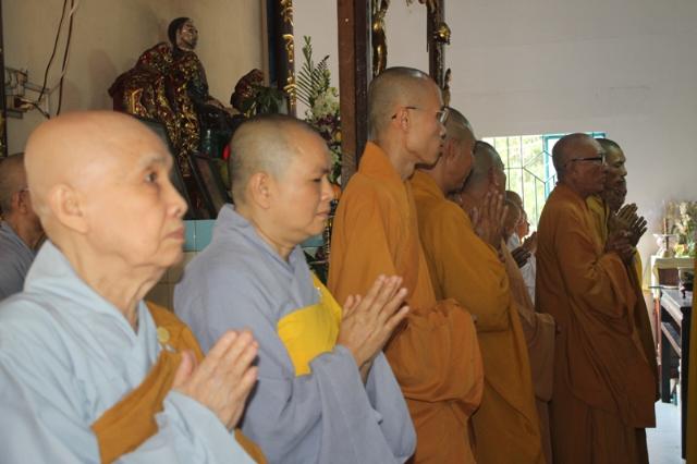 Đồng Tháp: BST. GHPGVN Tỉnh Đồng Tháp Phúng Viếng Cố Ni Trưởng Thích Nữ Tịnh Nghĩa