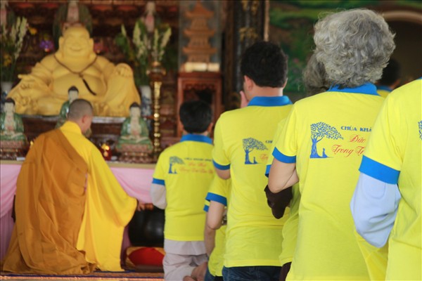 Chùa Khánh Ninh: Hành trình giải phóng các loài thủy tộc