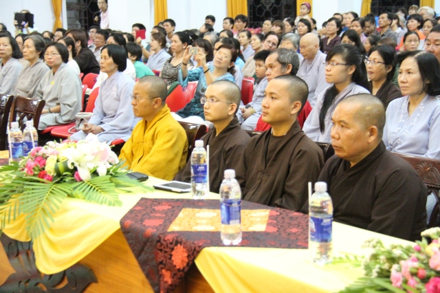 TP. HCM: Múa tâm linh và chiếu phim Vị Tiểu Phật