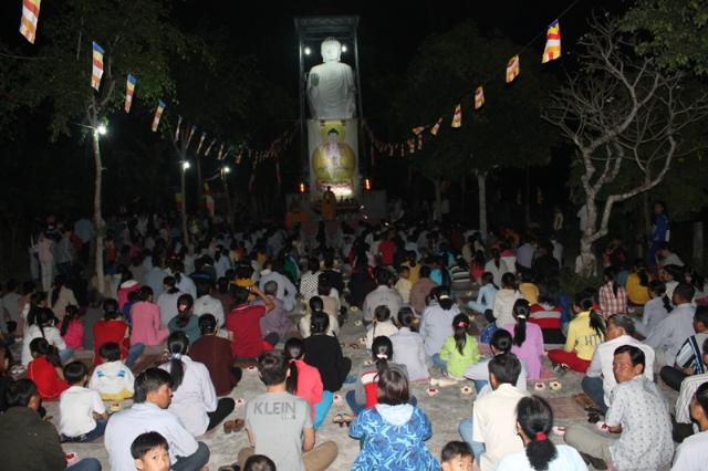 Đồng Tháp: Lễ Hoa Đăng Khai Đàn Dược Sư